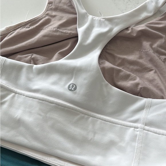 Lulu lemon sports bras size 12 - Picture 3 of 6